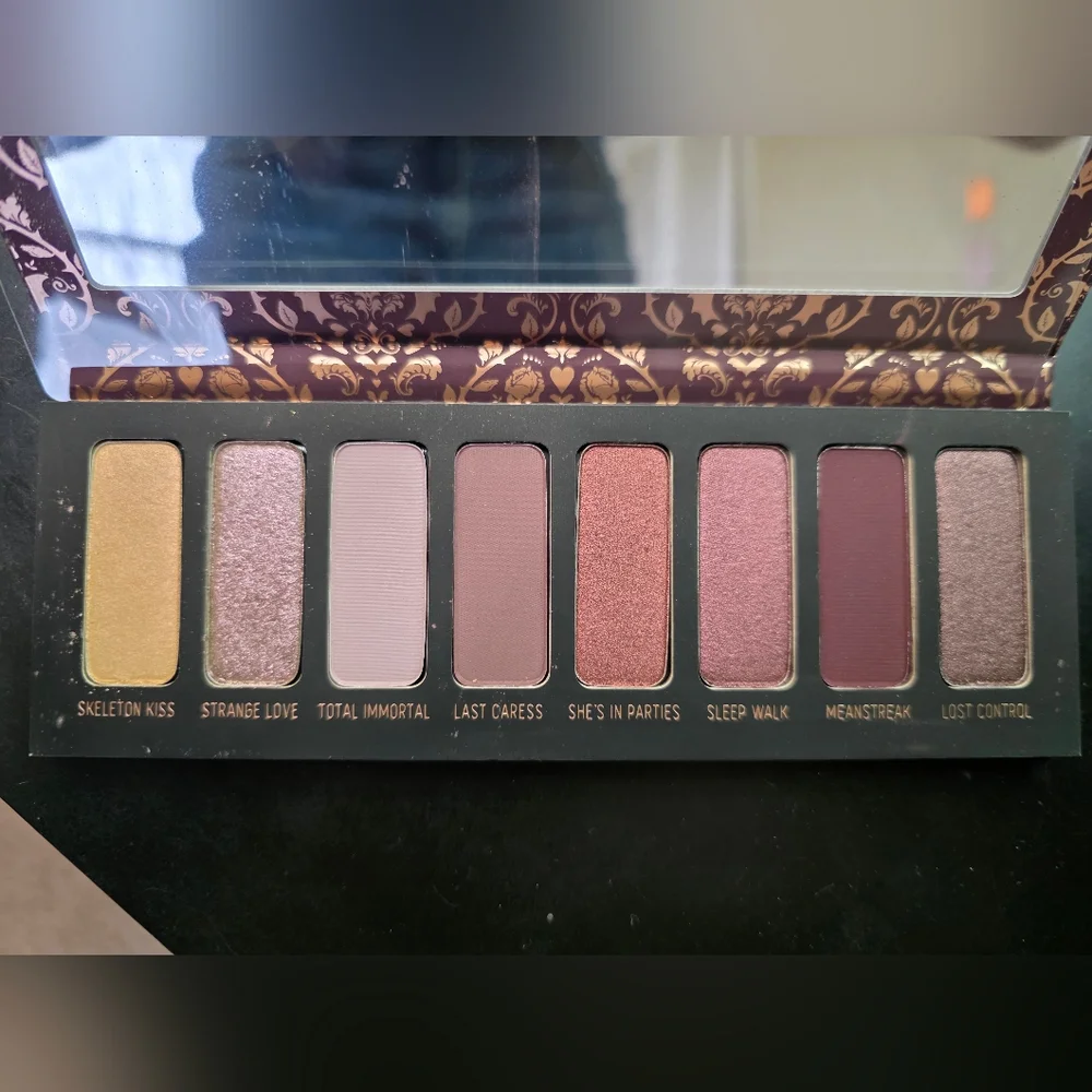 She's In Parties Eyeshadow Palette - Melt Cosmetics - Plum & Gold - Picture 4 of 4